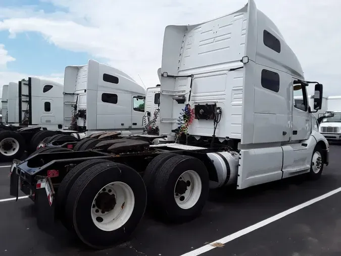 2020 VOLVO VNL64T-760