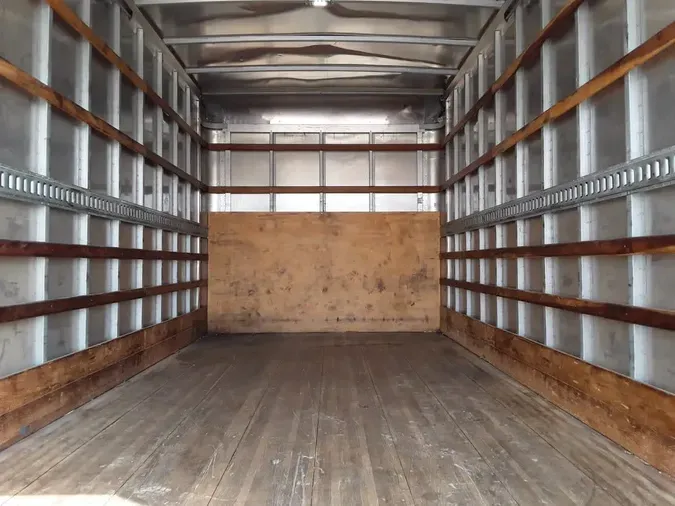 2019 ISUZU NPR HD334f88ab8f569cb581566a53b8f7d303