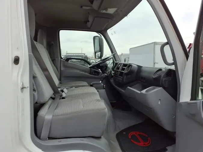 2019 HINO 155