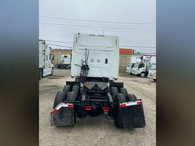 2019 NAVISTAR INTERNATIONAL LT625 SLPR CAB