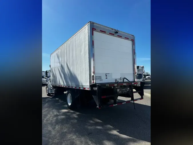 2019 FREIGHTLINER M2 106