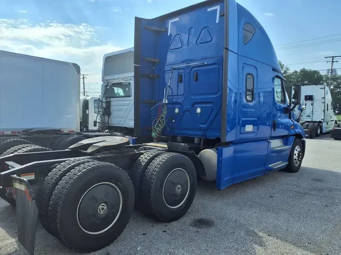 2020 FREIGHTLINER CASCADIA 125