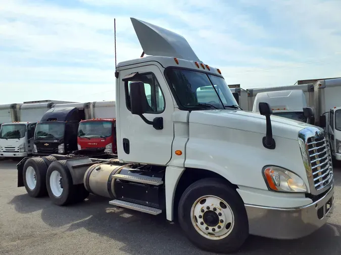 2017 FREIGHTLINER/MERCEDES CASCADIA 125