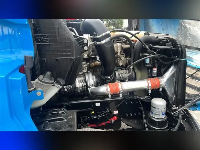 2022 FREIGHTLINER CA126