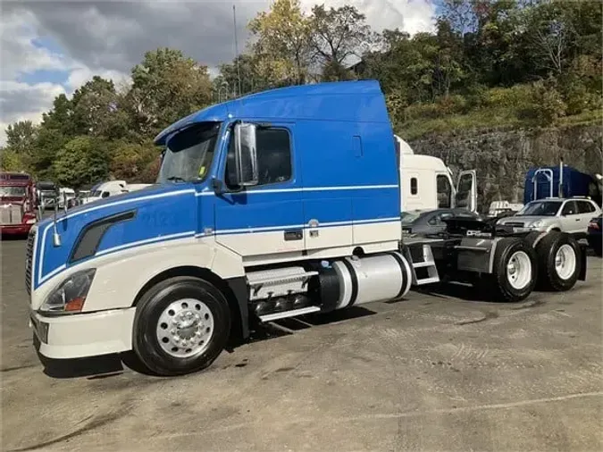 2013 VOLVO VNL64T630335b70443a2eec6211e2ff740e73c8b5