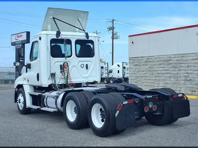 2020 FREIGHTLINER/MERCEDES CASCADIA 125335e91679c4337f59a36b4800d25f9c1