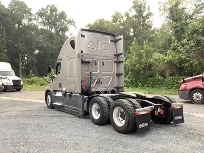 2023 Freightliner Cascadia