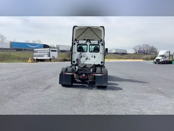 2019 Freightliner Cascadia 125
