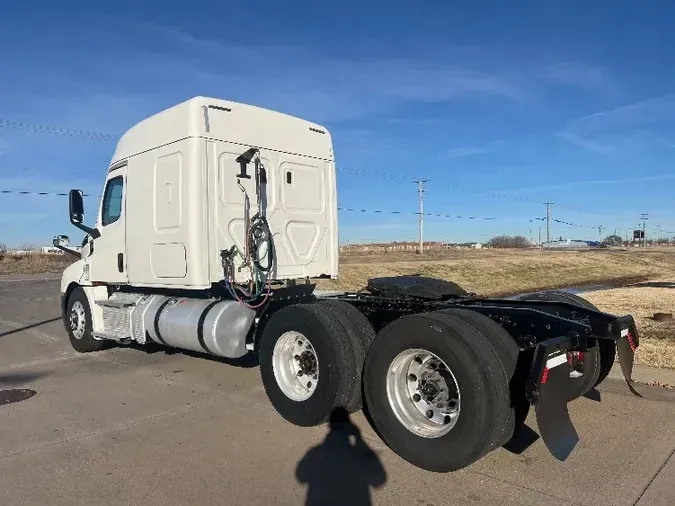 2020 Freightliner T12662ST