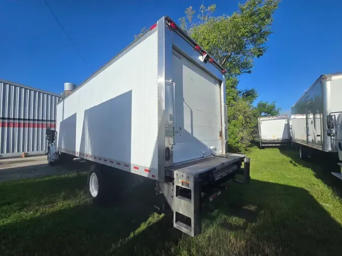 2018 FREIGHTLINER M2 106