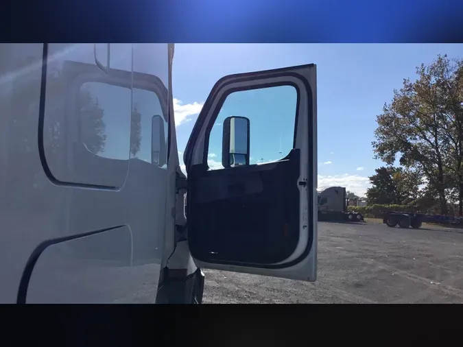 2021 Freightliner Cascadia 126336819391c45acf6918209a095ffd0de