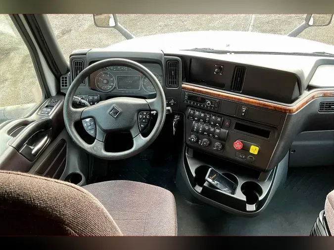2022 INT LT625 6x4336830985f140cc0f1b311e60ff8fee9
