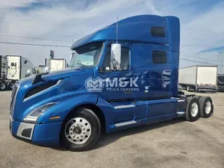 2021 VOLVO VNL64T760