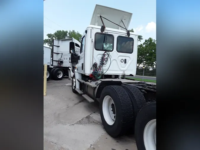 2018 FREIGHTLINER/MERCEDES CASCADIA 125