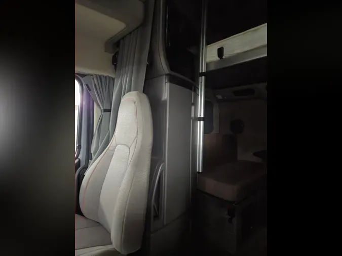 2024 VOLVO VNL64T860336fdf9e6e7a27aec2af8a91cdfa18eb