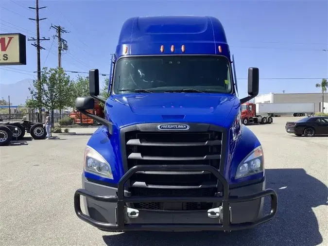 2021 FREIGHTLINER CA126