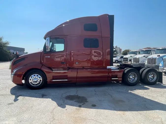 2022 VOLVO VNL64T860