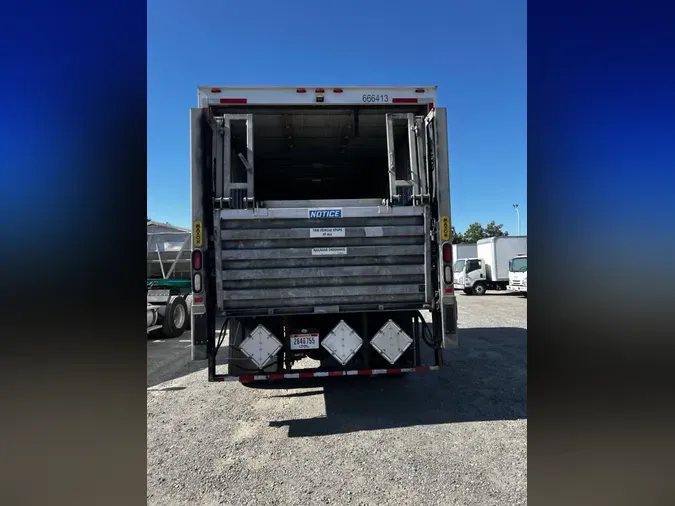 2017 FREIGHTLINER/MERCEDES M2 106