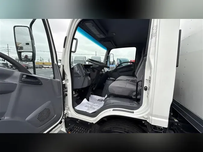 2022 ISUZU NPR-XD