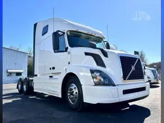 2018 VOLVO VNL64T670