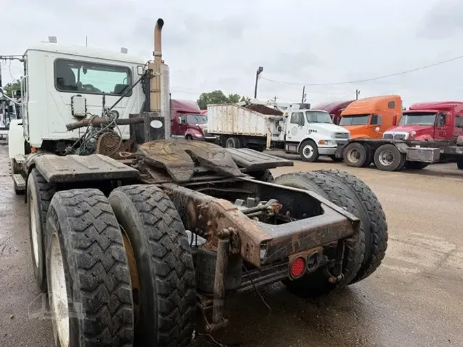2009 MACK PINNACLE CHU613