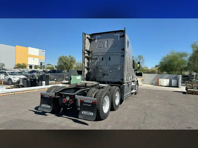 2024 Freightliner Cascadia 126