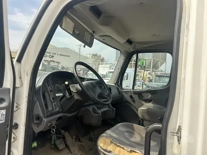 2012 FREIGHTLINER BUSINESS CLASS M2 106