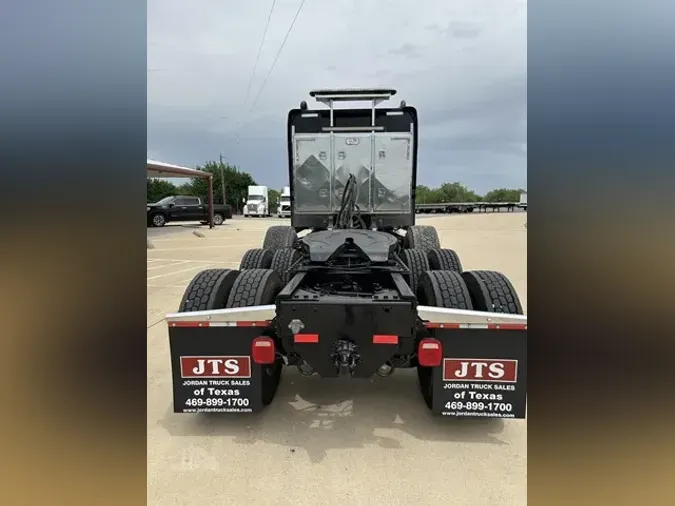 2022 PETERBILT 389