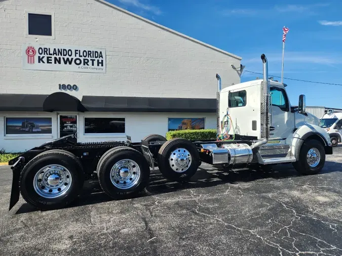 2026 Kenworth T880
