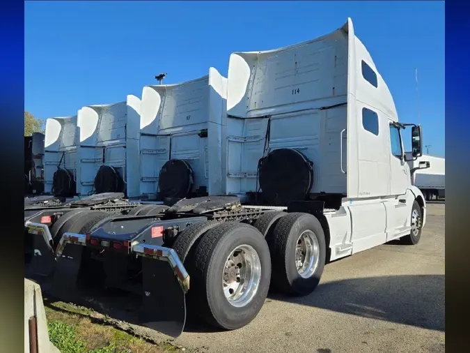 2022 VOLVO VNL64T76033800031d30affb5364499c4d3eba054