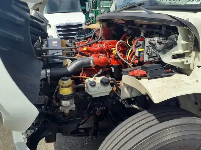 2019 FREIGHTLINER M2 106