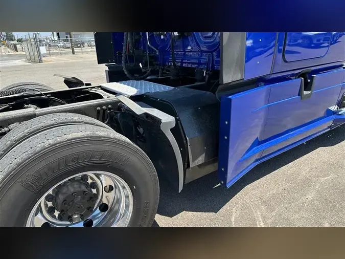 2022 FREIGHTLINER CA126