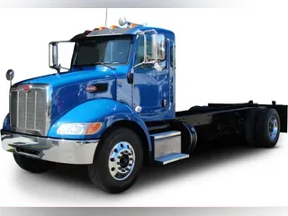 2021 Peterbilt 337