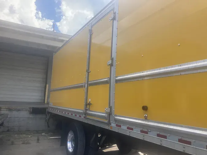 2019 Freightliner Business Class M2 106
