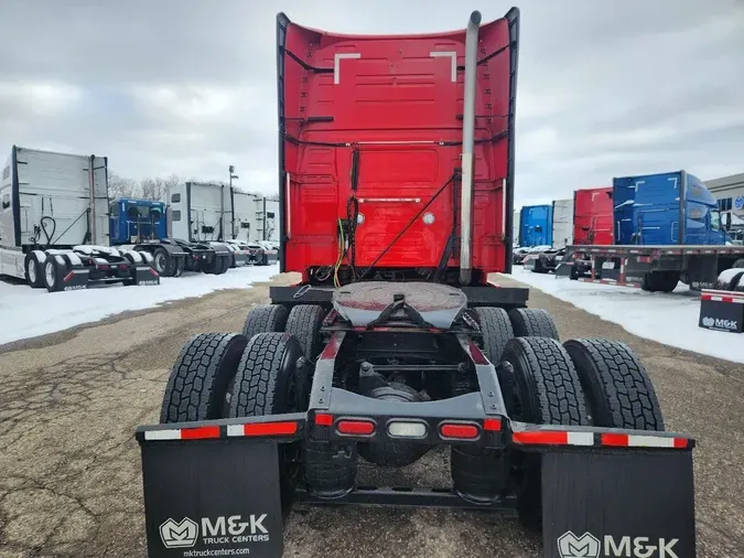 2020 VOLVO VNL64T760