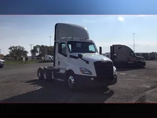 2020 Freightliner Cascadia 126