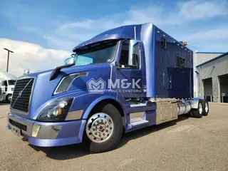 2015 VOLVO VNL64T300 ARI