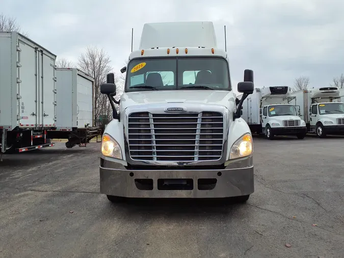 2016 FREIGHTLINER/MERCEDES CASCADIA 125