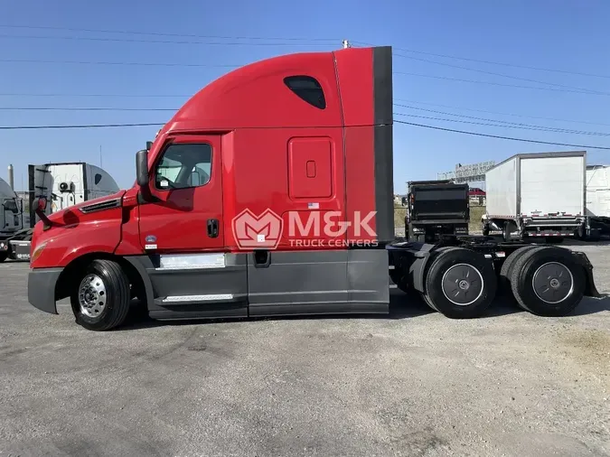 2021 FREIGHTLINER Cascadia 126