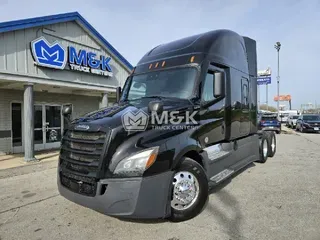 2022 FREIGHTLINER Cascadia 126
