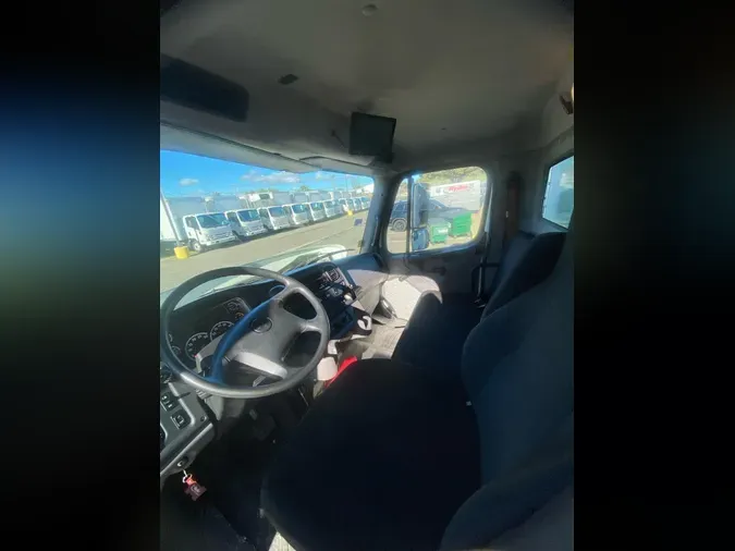 2019 FREIGHTLINER/MERCEDES M2 106