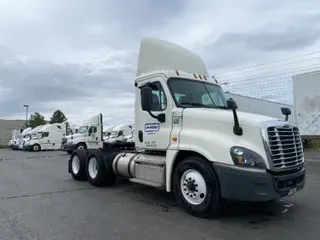 2018 FREIGHTLINER X12564ST