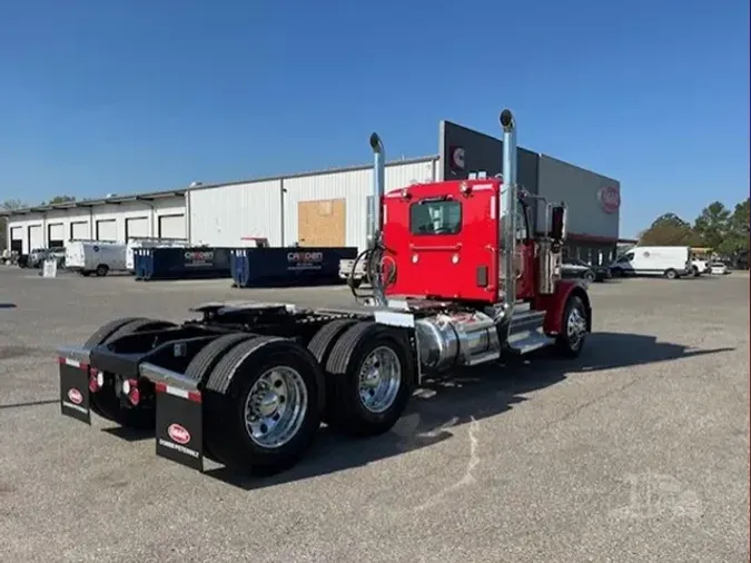 2027 PETERBILT 589