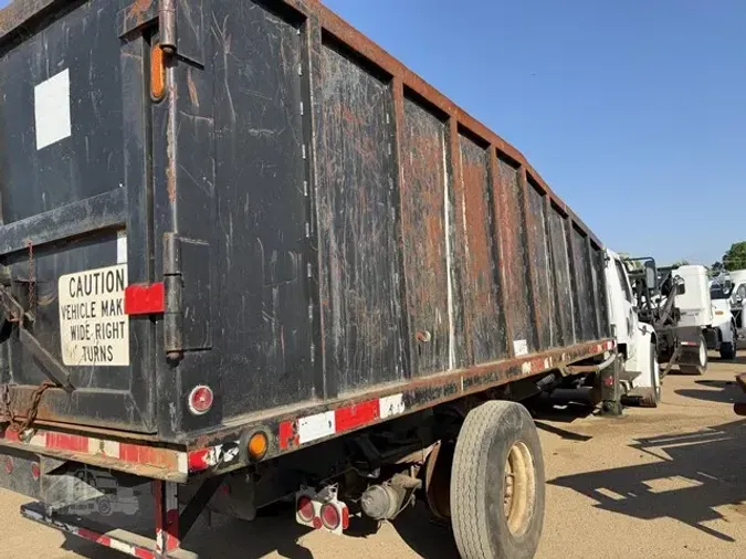 2007 FREIGHTLINER BUSINESS CLASS M2 106