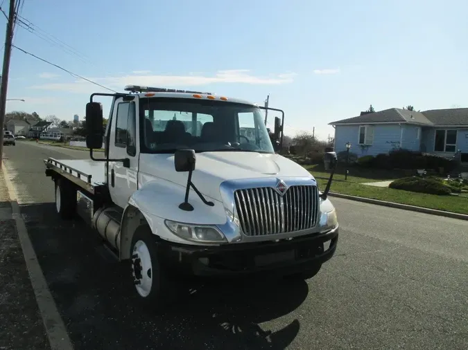 2017 INTERNATIONAL 4300
