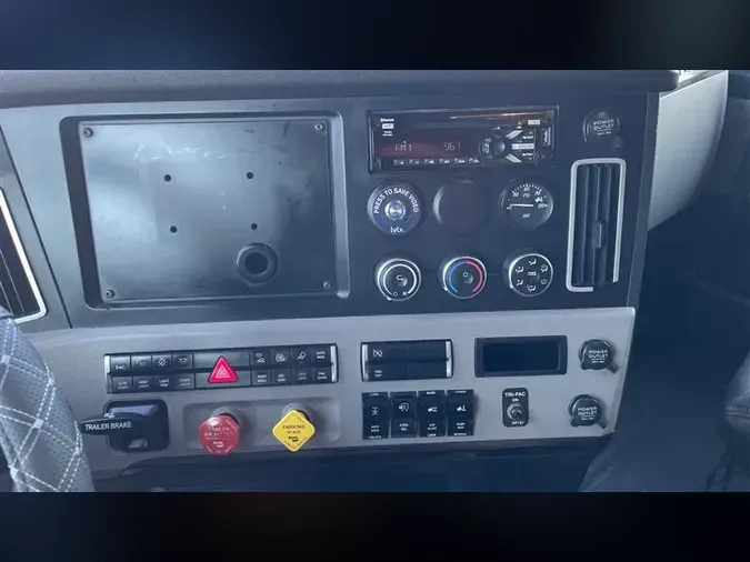 2020 FREIGHTLINER CA126
