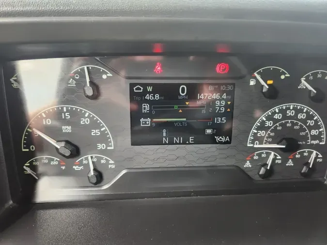 2023 VOLVO VNL64T740
