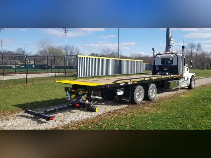 2024 Peterbilt 567