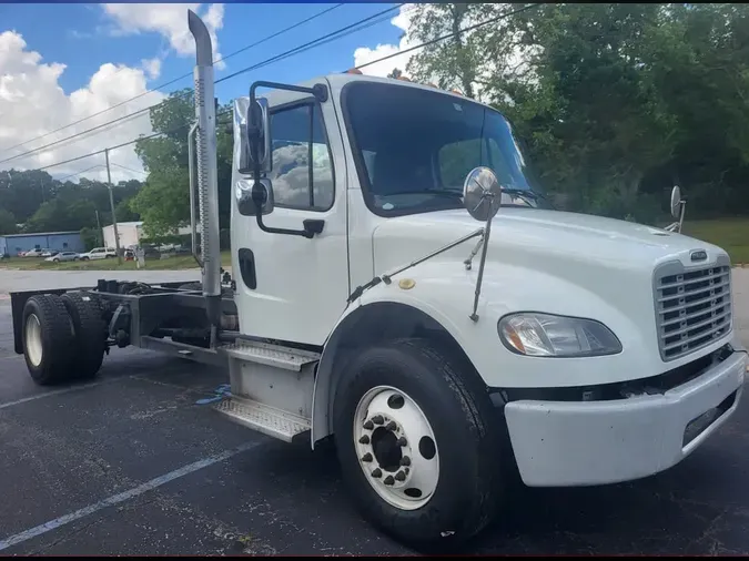 2019 FREIGHTLINER M2 106