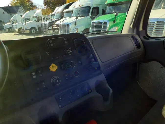 2019 FREIGHTLINER/MERCEDES M2 106